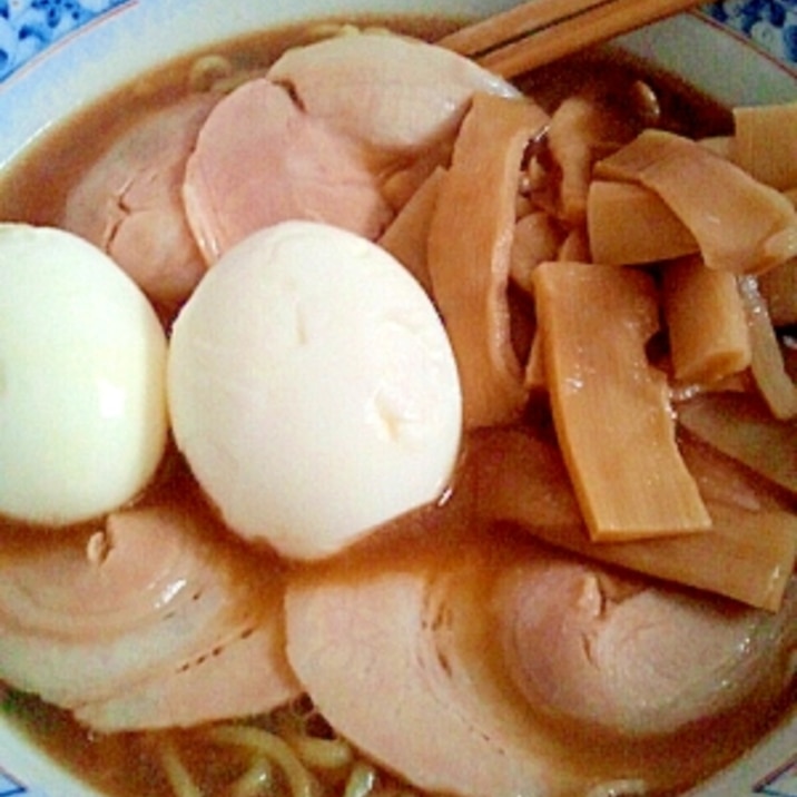 男の自炊料理。やっぱり休日の昼飯はラーメンかなあ。